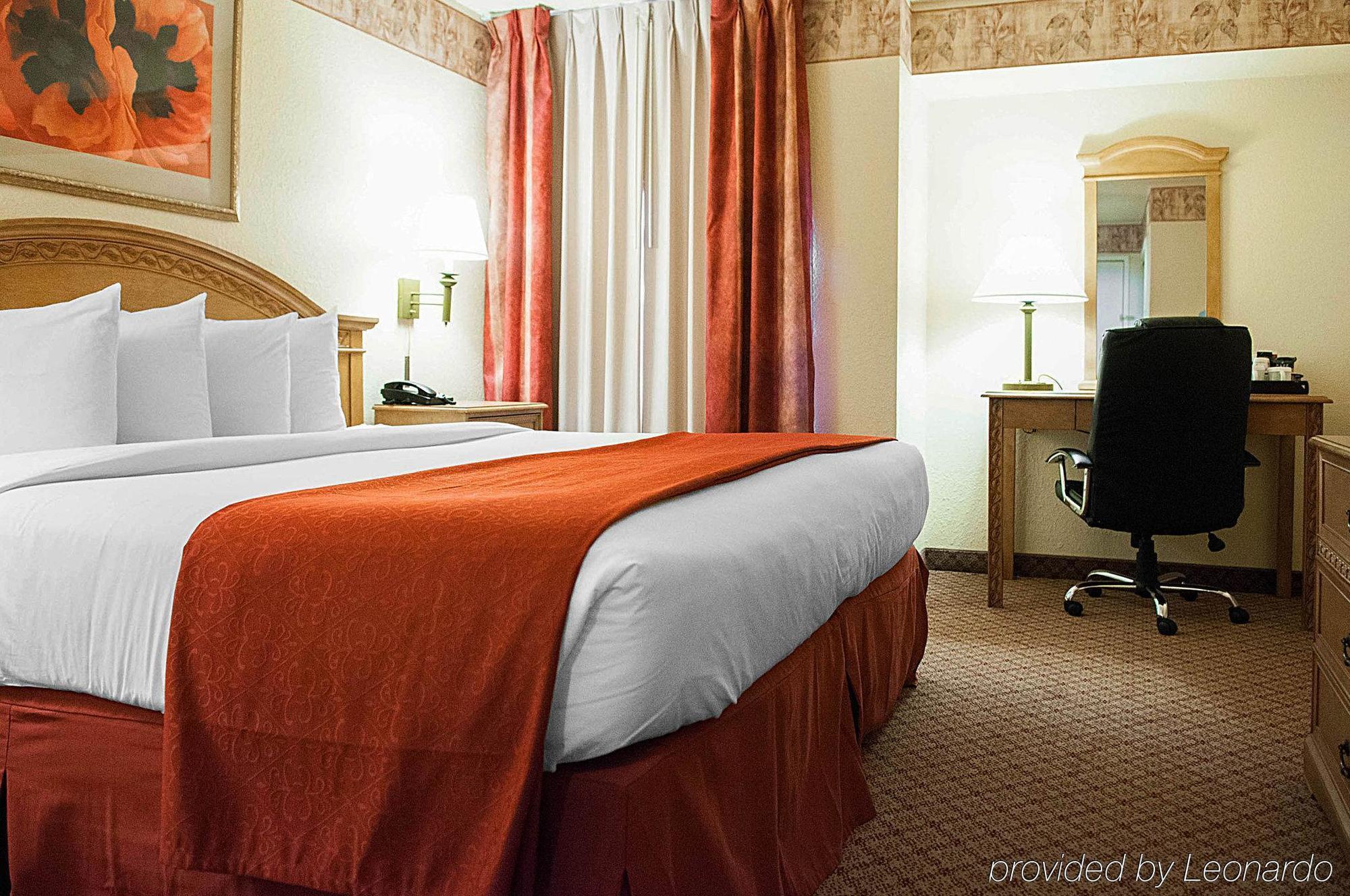 Pan American Inn And Suites Альбукерке Экстерьер фото
