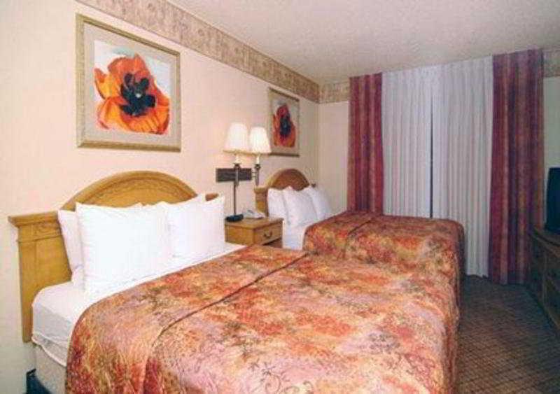 Pan American Inn And Suites Альбукерке Экстерьер фото
