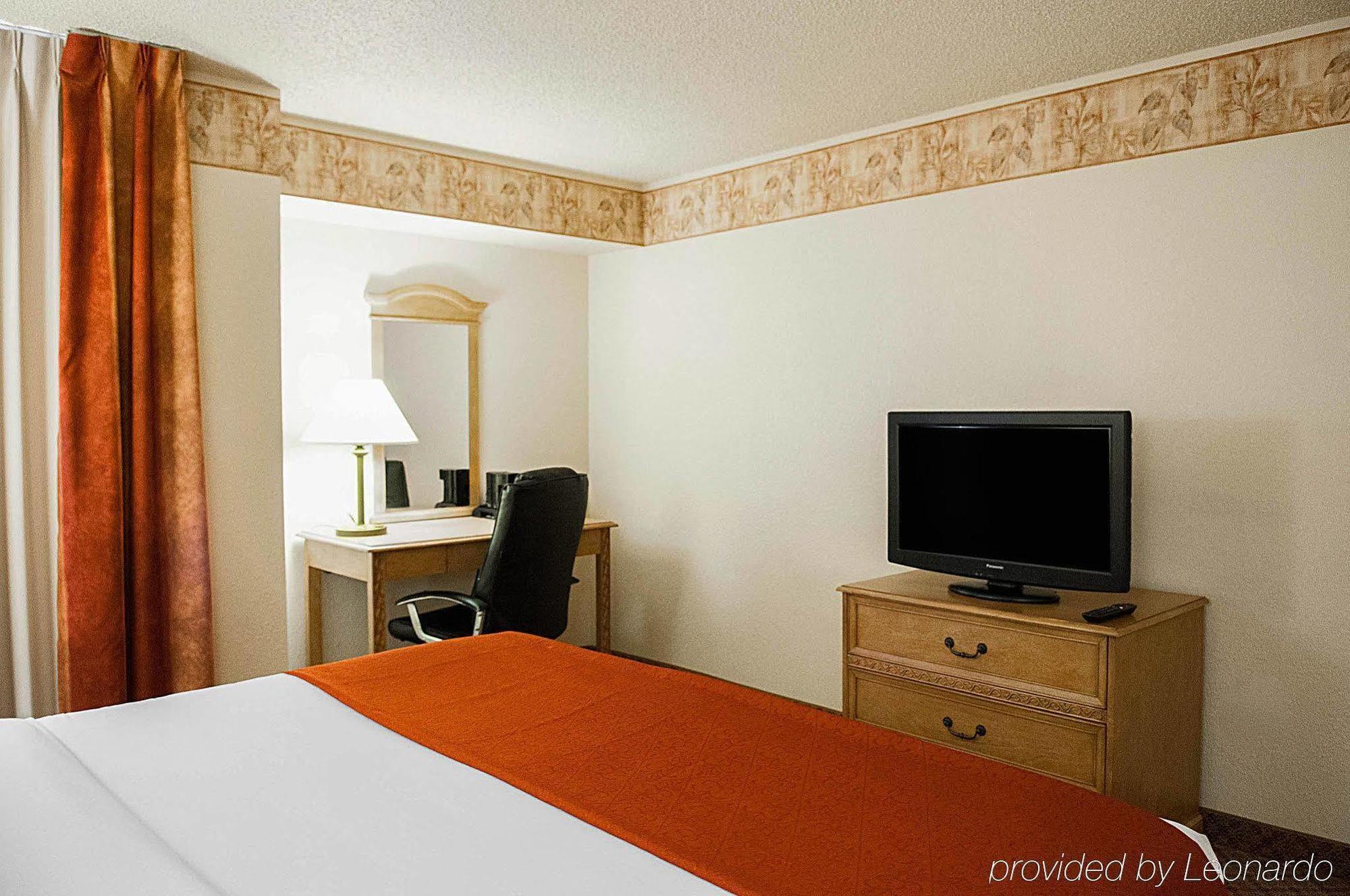 Pan American Inn And Suites Альбукерке Экстерьер фото