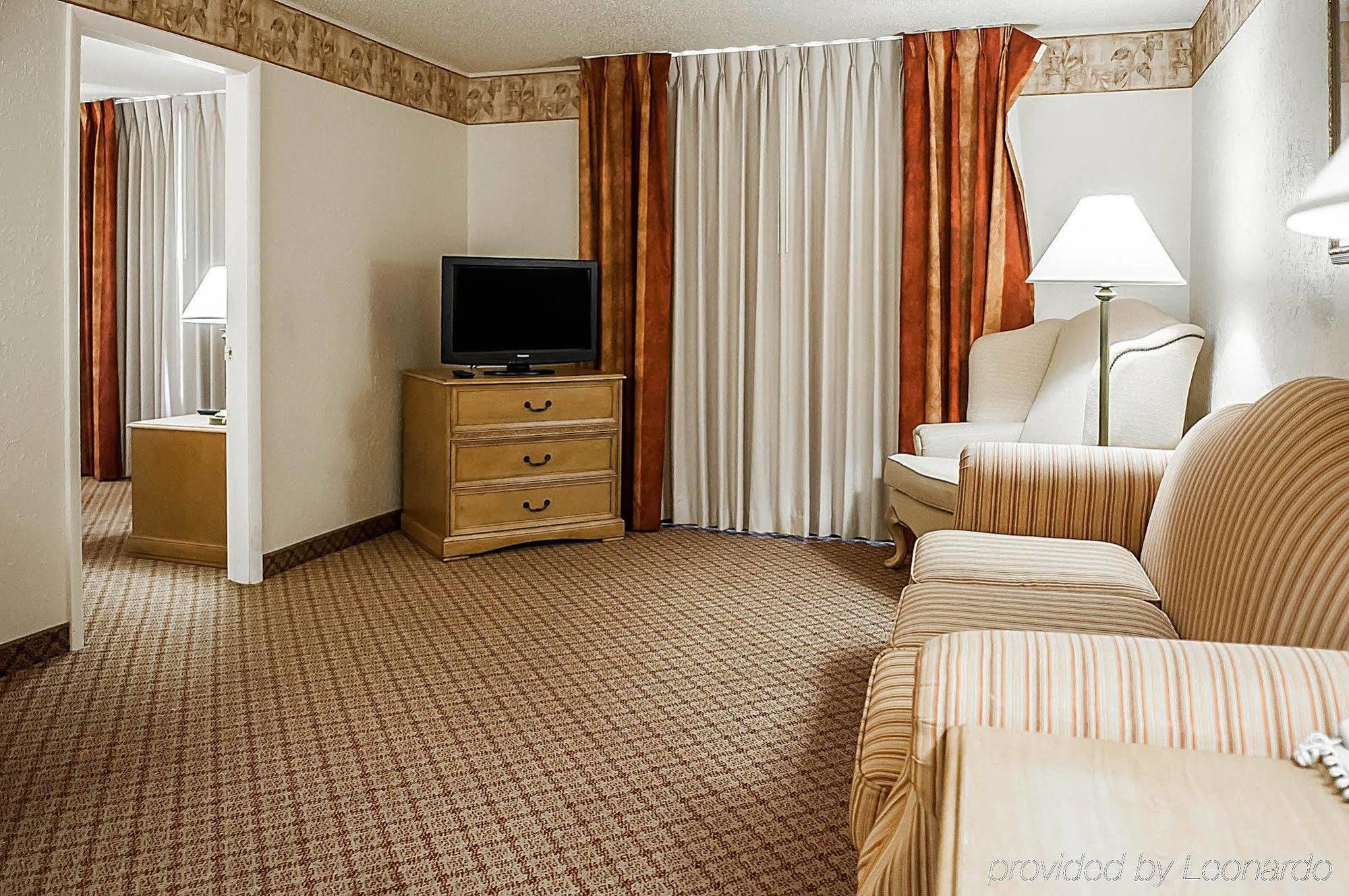 Pan American Inn And Suites Альбукерке Экстерьер фото