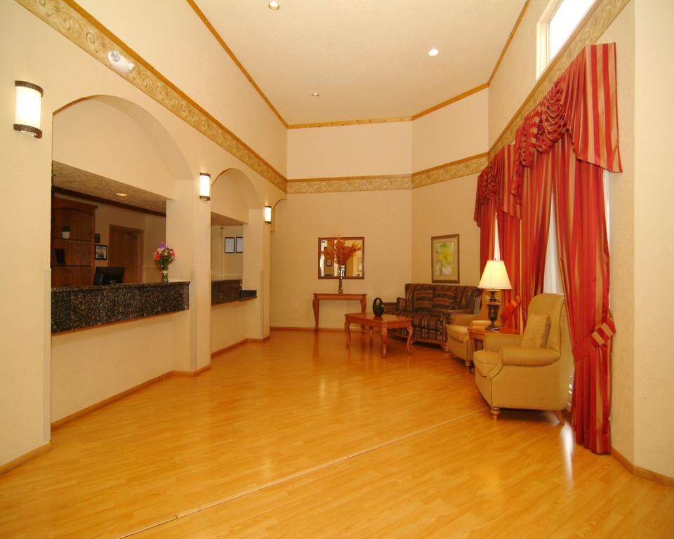 Pan American Inn And Suites Альбукерке Экстерьер фото