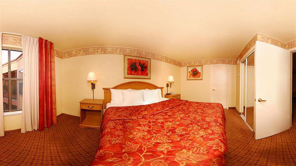 Pan American Inn And Suites Альбукерке Экстерьер фото